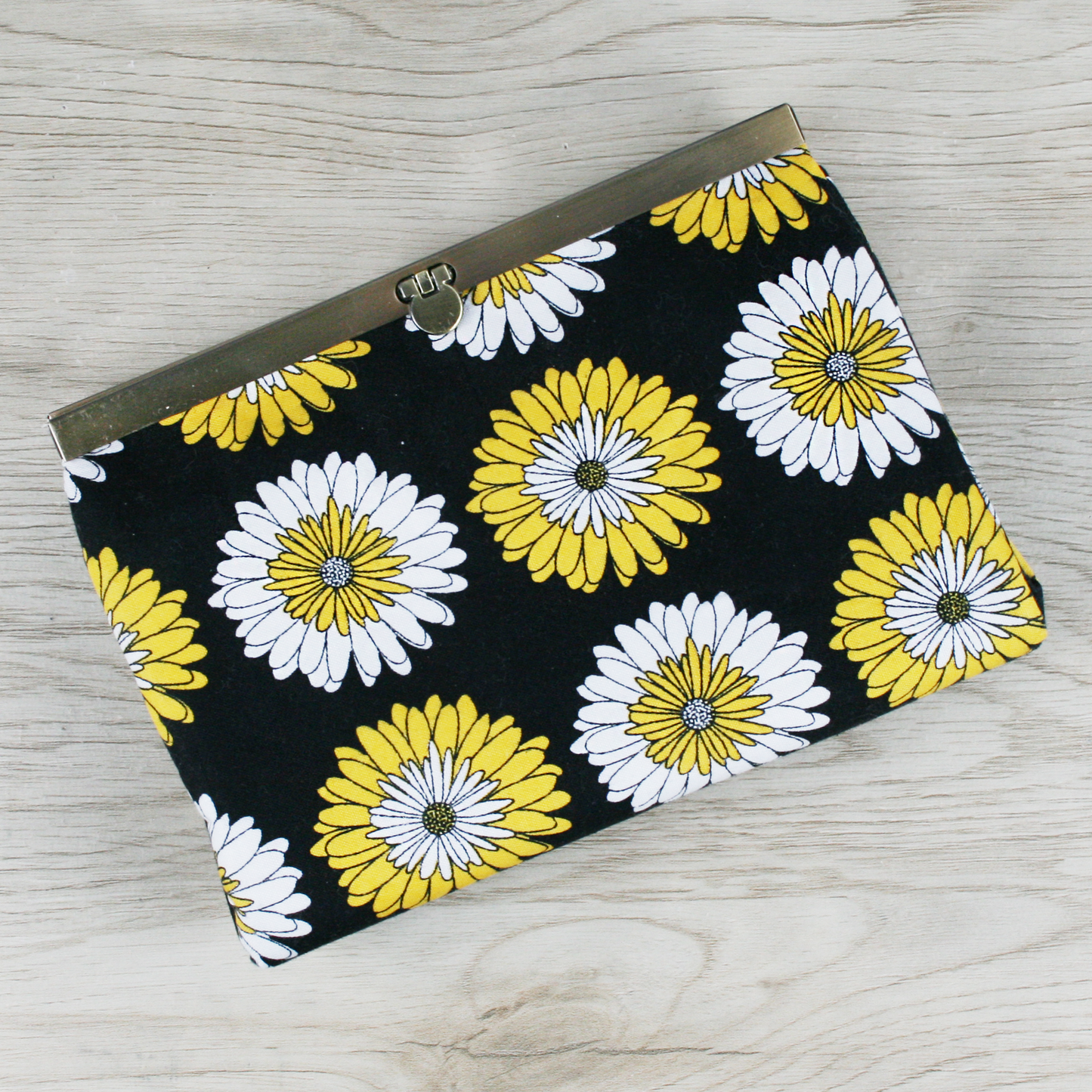 The Gwendolyn Clutch Wallet - Gerbera Daisies