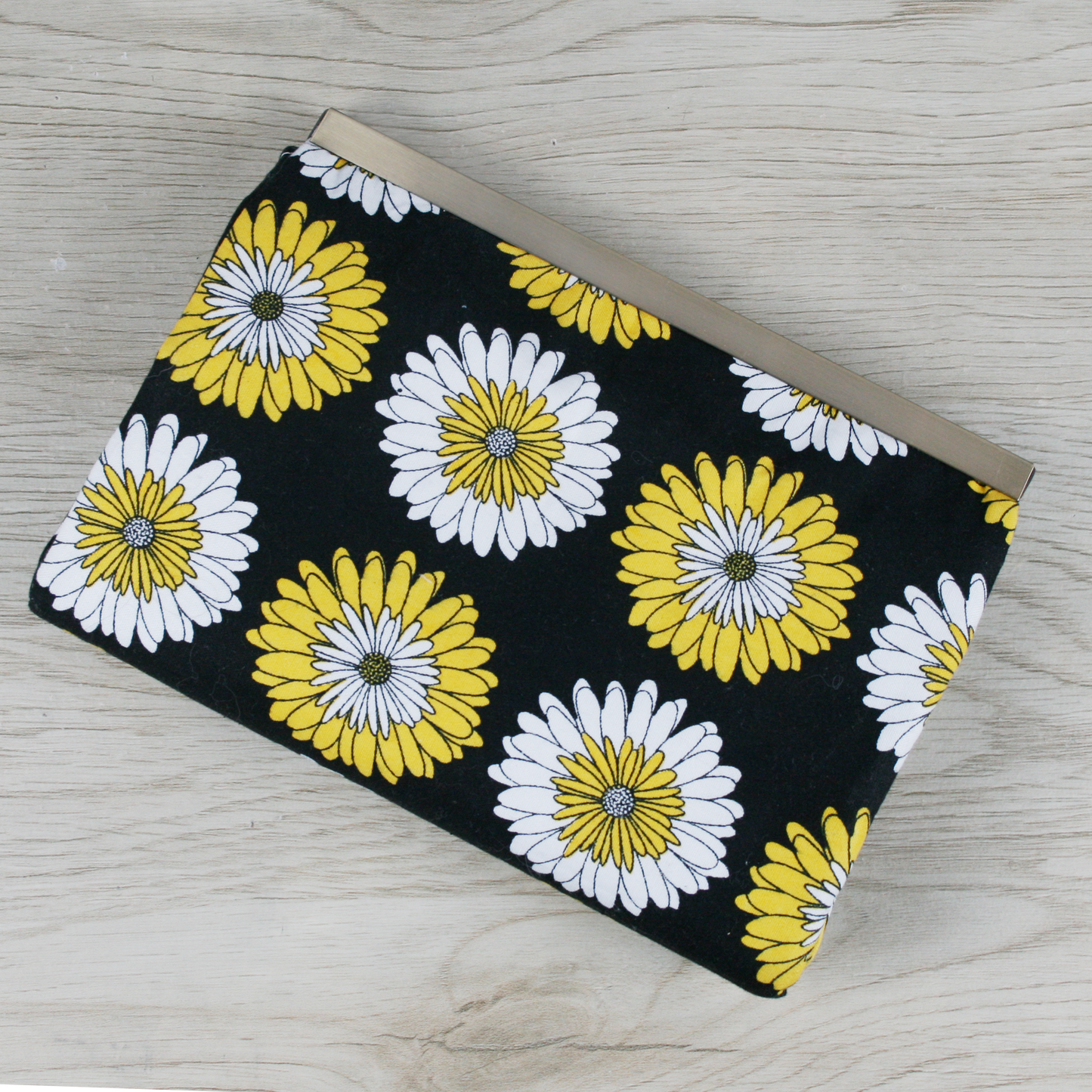 The Gwendolyn Clutch Wallet - Gerbera Daisies