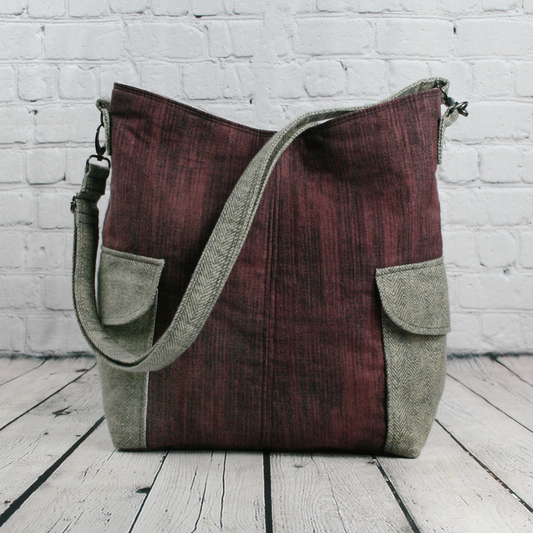 The Oliver Crossbody - Winter Red