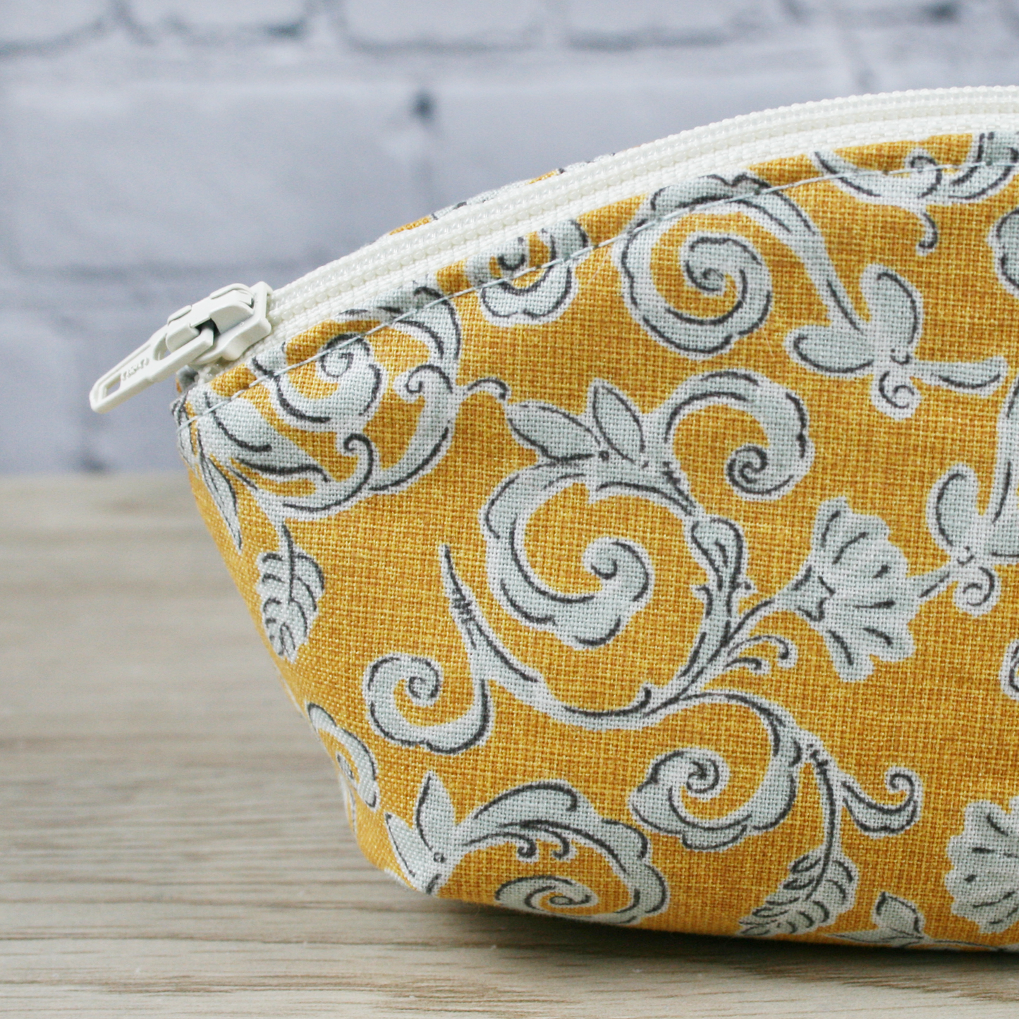 The Laura Mini Pouch - Old World Scrolls