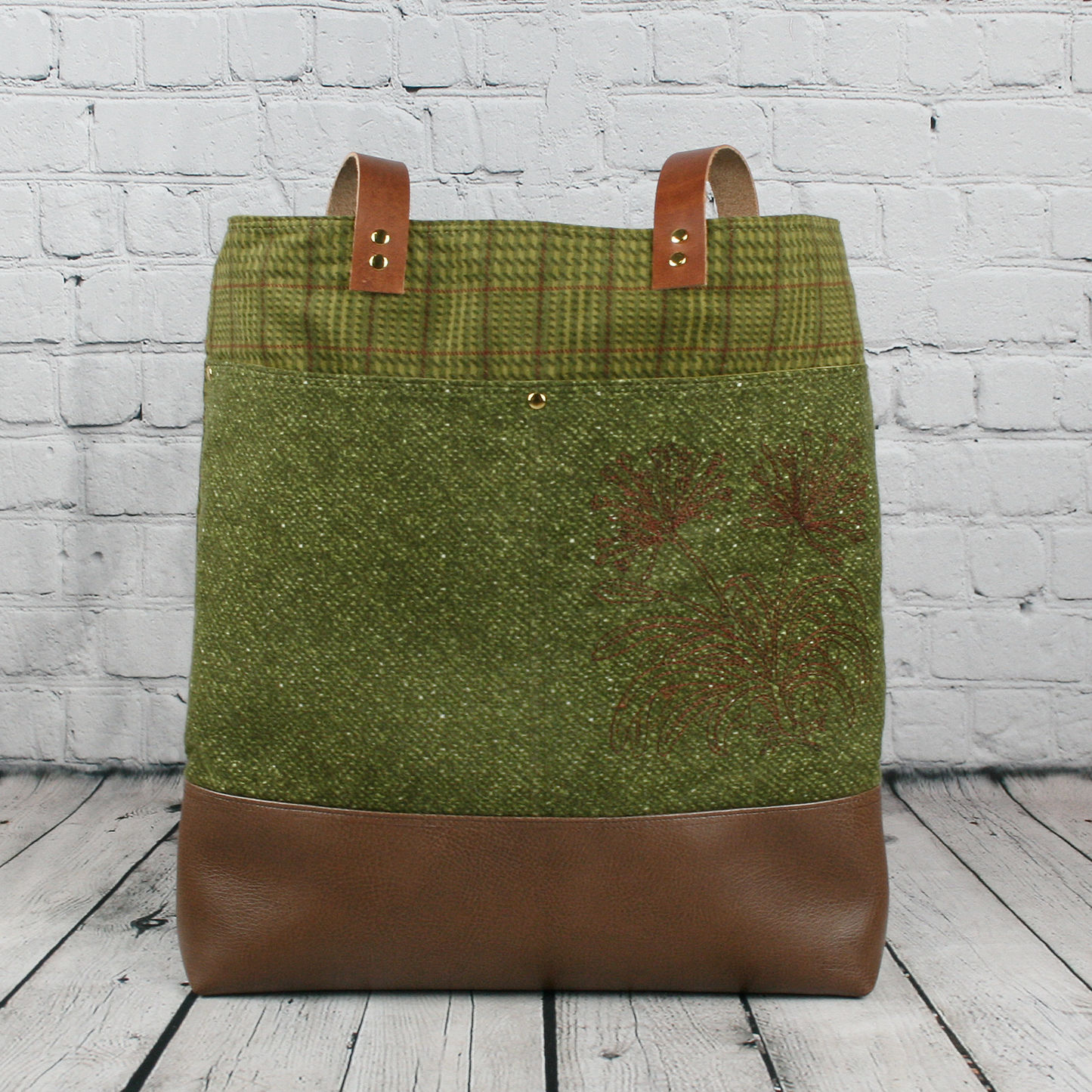 The Gilbert Tote - Meadow Plaid