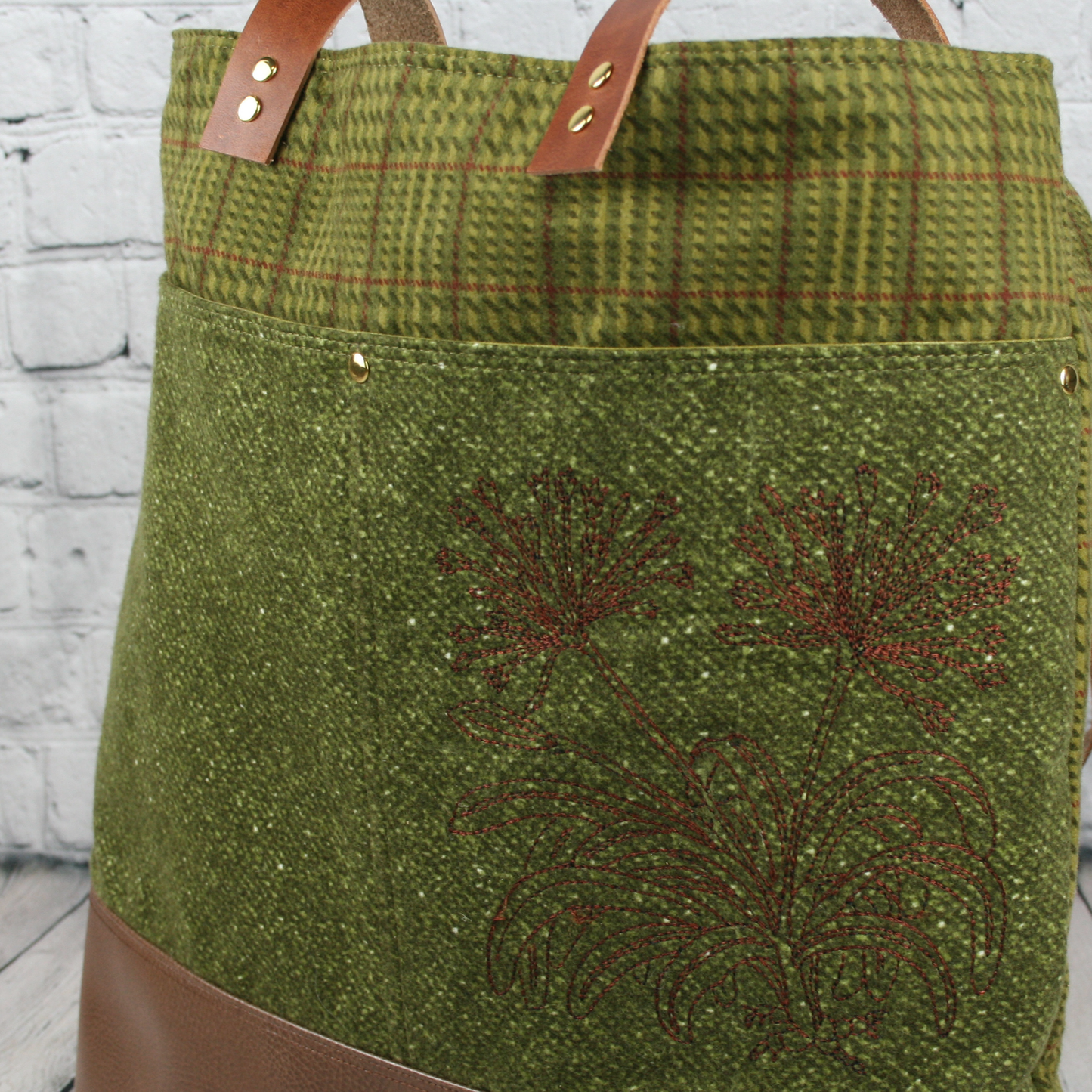 The Gilbert Tote - Meadow Plaid