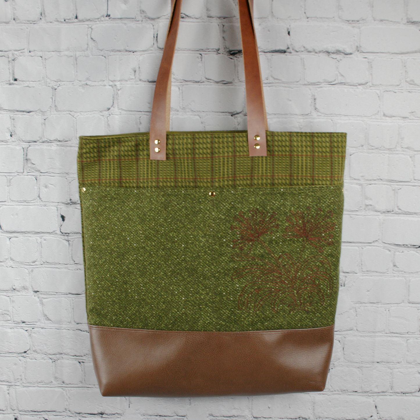 The Gilbert Tote - Meadow Plaid