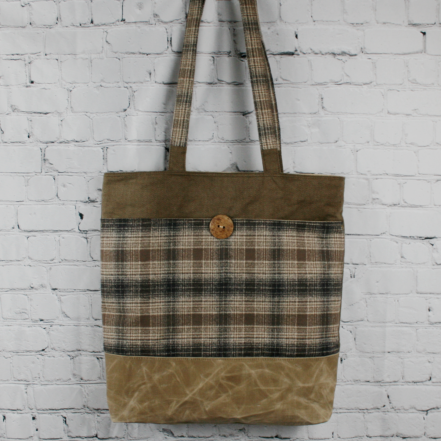 The Gilbert Tote - Woods Plaid